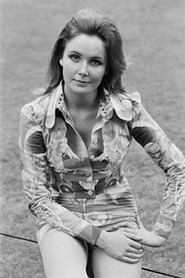 Photo of Pippa Steel as Susan Pelley