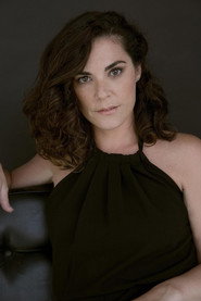 Photo of Esther Noya as Doctora de Urgencias