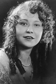 Photo of Maurine Powers as Mary
