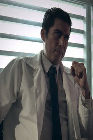 Photo of Adrían Díaz de León as Dr. Mendieta