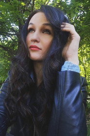 Photo of Margarita Petrella as Elle