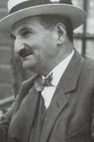 Photo of Alex Benno as Rabbijn