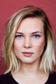 Photo of Floriane Bibauw as Petra