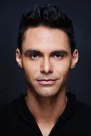 Photo of Dorian Kingi as Bear Strickland