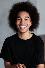 Photo of Leon Ndiaye as Noah Kienhart