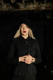 Photo of Maura Lub as Elizabeth