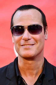 Photo of Robert DeLeo as Bassist
