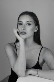 Photo of Manon Couttier as Emy