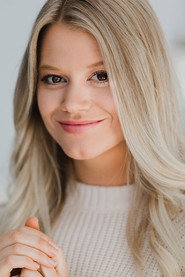 Photo of Anne-Sophie Lamontagne as Kim