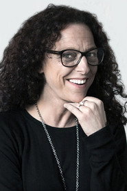 Photo of Valérie Pangrazzi as L'hôtesse d'accueil