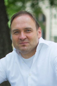 Photo of Kurt Schmidinger as Self - Food Scientist