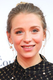 Photo of Lena Klenke as Leonie Steiner