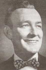 Photo of Matt Crowley as Walter Burns