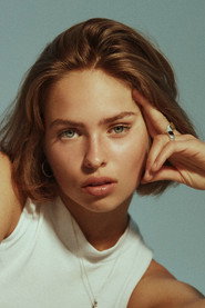 Photo of Ninalotte Roose as Astrid