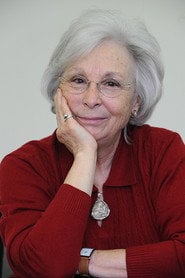 Photo of Josefina Molina as Mujer que guiña el ojo