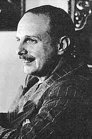 Photo of Enrique Herrera as Francis, mayordomo