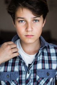 Photo of Oskar Keymer as Paul