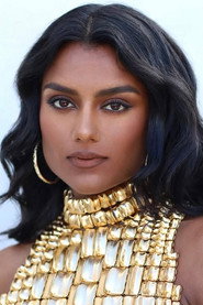 Photo of Simone Ashley as Amari