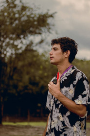 Photo of Ítalo Almeida as Atendente da CAIXA