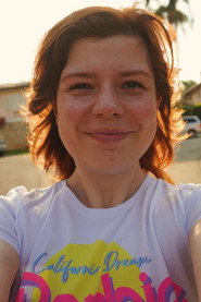 Photo of Fernanda Biazini as Dr. Márcia Vogel (uncredited)