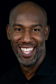Photo of Steve Bastien as Agent Ministère de l'immigration
