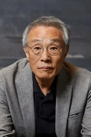 Photo of Hwang Sok-yong