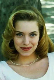 Photo of Tatiana Issa as Leninha Mangabeira