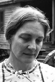 Photo of Dana Preu as Mattie Siles