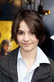 Photo of Léna Magnien as Louise
