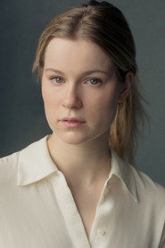 Photo of Heidi Parsons as Landlady Cordelia Cousteau