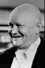 Photo of Romuald Gierasieński as Starszy kelner Fafuła, ojciec Kazi