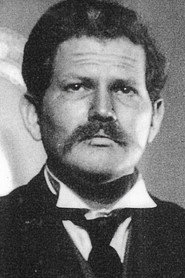 Photo of René Sánchez as El Cura