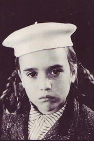 Photo of Saskia Tyroller as Marianne