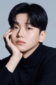 Photo of Shin Yun-je as Choi Kang-woo