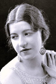 Photo of Luella Gear as Maggie