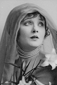 Photo of Betty Bouton as Julia Pendleton