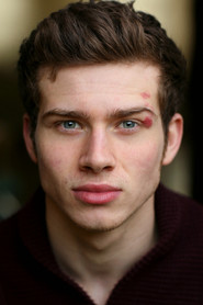 Photo of Oliver Stark as Evan 'Buck' Buckley