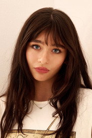 Photo of Malina Weissman as Violet Baudelaire