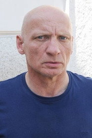 Photo of Paweł Tchórzelski as Leon