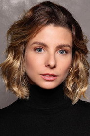 Photo of Julia Foti as Camila