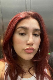 Photo of Julia Nunes as Mulher Mais Nova