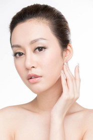 Photo of Leslie Lam as Isabel