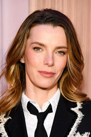 Photo of Betty Gilpin as Emmy Forester