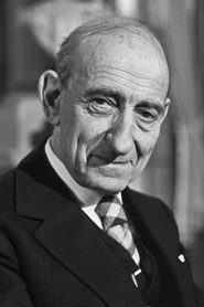 Photo of Raymond Aron