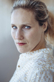Photo of Marit Stocker as Bovenbuurvrouw