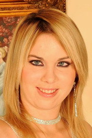 Photo of Chloe Bright