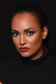 Photo of Ângela Paz as Lívia Paz