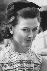 Photo of Maria Gudy as Anne Pinaud