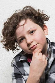 Photo of Noe Krejcí as Max