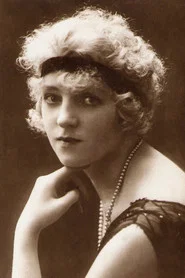 Photo of Sandra Milovanoff as Helene